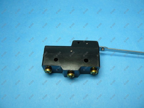 Omron Z-15GW-B7K Limit Switch Top Lever SPDT 15 A 250 VAC New
