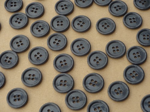 50 Stück Bundeswehr Knöpfe 20mm NEU dunkelgrau Bw Knopf Marine Heer Sakko
