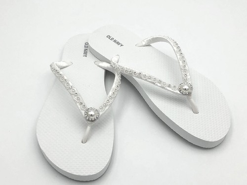 beach wedding flip flops for bride