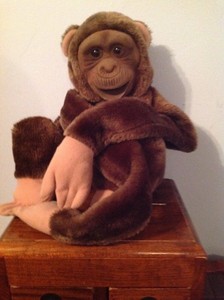 Hosung Monkey life like Chimp Hand Puppet Plush 1980/'s Velcro wrap around arms