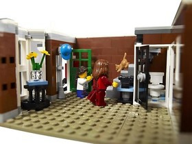 LEGO Creator 10218 Pet Shop Retired Hard to Find building set Brand New!