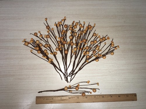 DLCC~15 PCS PRIMITIVE tan// old gold pip berry picks 7/"