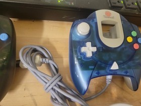 Lot of 9 Sega Dreamcast Video Game Controller Lot w/ 5 Memory Cards READ LISTING