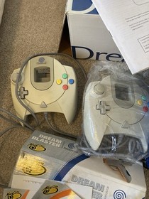 Sega Dreamcast Console With Games Bundle And Accessories