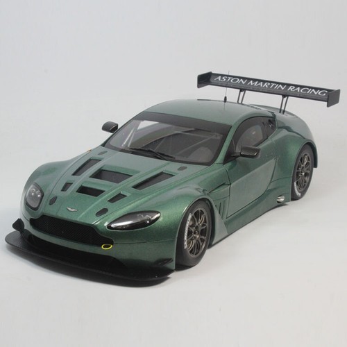 AUTOart 1//18 Aston Martin V12 Vantage GT3 Racing Car Die-Cast Model Green
