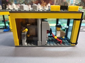 LEGO City: 3661 Bank and Money Transfer Incomplete
