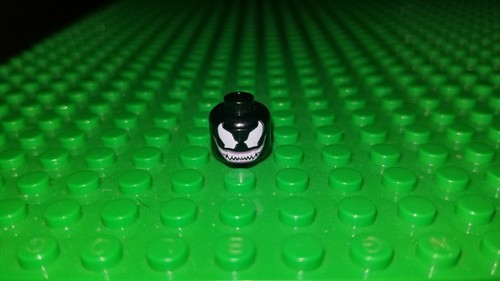 Wide Grin Lego Spider-Man Venom Minifig Head Only Sharp Teeth Hollow Stud