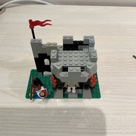 LEGO Castle Royal Knights Set 6036 Skeleton Surprise 1995 - Complete with Manual