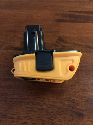 New Dewalt DCA1820 18-20-Volt Li-Ion Battery Adapter for 18-Vol for one piece