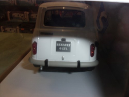 1//18 RENAULT 4 GTL AÉROPORT DE PARIS AIR FRANCE 1978-SOLIDO1800108 EDITION LIM