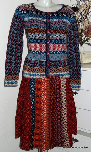 Merino skirt with pleats geometrisch plissee 52507 red rot IVKO Rock Wolle