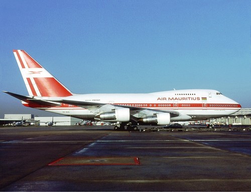 IF747SP0616P 1//200 AIR MAURITIUS 747SP 3B-NAQ POLISHED W//STAND mahu2255 ONLY