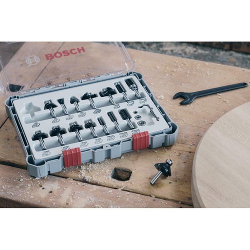 Bosch 15tlg Fräser-Set Fräser Nutfräser Abrundfräser Bündigfräser m 8mm Schaft