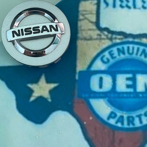 Genuine Factory OEM Nissan Wheel Center Hub Cap 40342-ZM70B Silver 2-1//8/"