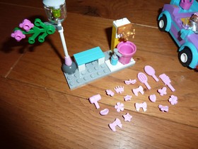 LEGO Friends 3183 - Stephanie's Convertible Complete with Instructions