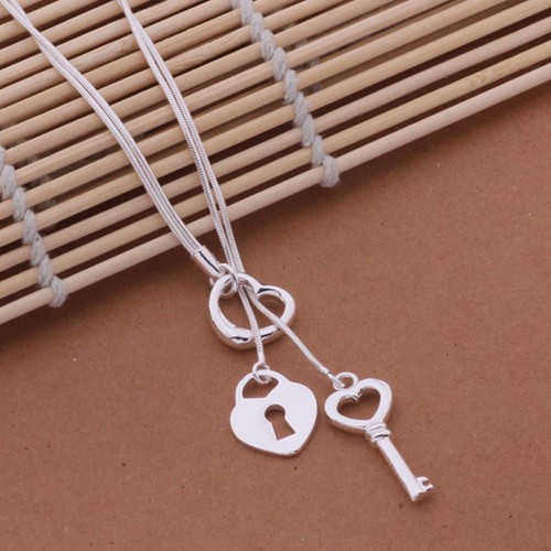 Pretty Hot Silver Plated Key Pendant Fashion Cute Charms Women Necklace Jewelry