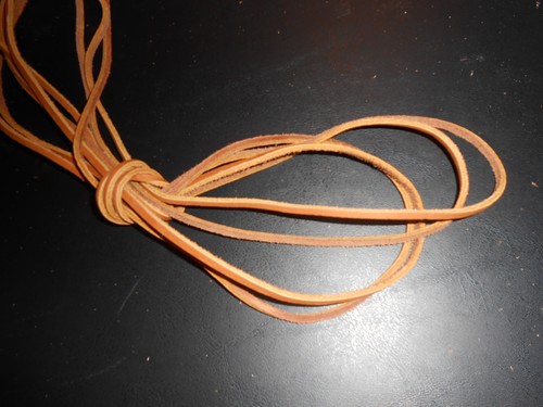 ONE PAIR RAWHIDE LEATHER BROWN COLORED 34/" SHOE//BOOT LACES. NEW