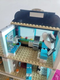LEGO Friends 41318 Heartlake Hospital