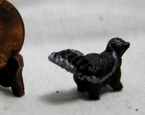 837 Miniature Dollhouse Skunk