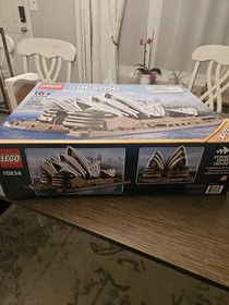 LEGO Creator Expert: Sydney Opera House (10234) New Sealed Retired - SHIPS FAST!