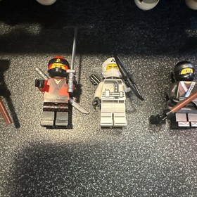 LEGO The LEGO Ninjago Movie: Destiny's Bounty (70618) All Minifigs Included.