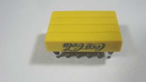 Danbury Mint Mini Case Coke Bottles 1:24 Scale Yellow Crate Doll House Delivery Danbury Mint Mini Case Coke Bottles 1:24 Scale Yellow Crate Doll House Delivery