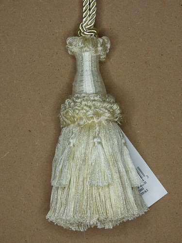 Conso Empress 22009 W13 Mingled VANILLA NATURAL DAWN Decorative 5.5/" Tassel