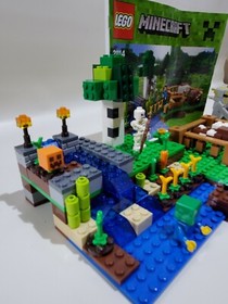 Lego Minecraft The Farm 21114 RETIRED Plus Figures