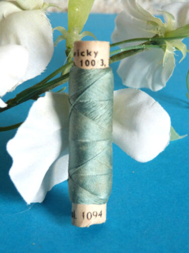 465B// SUPERBE BOBINE FIL PURE SOIE NATURELLE /" IRIS /" ZWICKY VERT EAU N° 1094