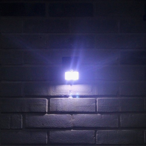Solar Powered Bright Led Wireless PIR Motion Sensor Security Shed Wall Light