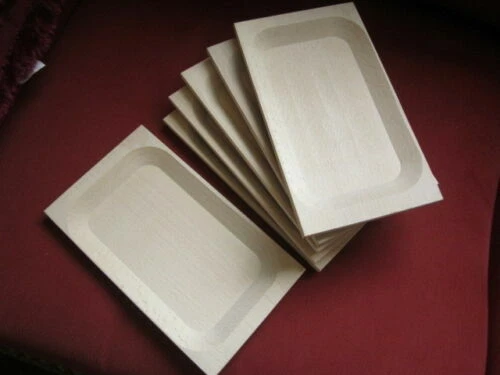 Piatti da tavola e portata in legno