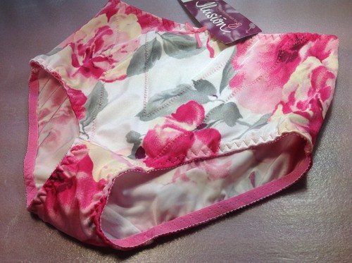 Women Panties,Brief Bikinis/"Ilusion/"Size M.Silky Satin Floral W//front Protector
