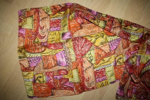 Seidenschal Tuch Halstuch Rot-Gelbtöne Muster 100/% Seide ca 32 x 160 cm Neu!