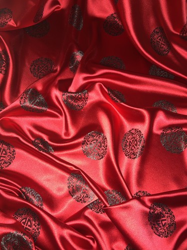1 mtr red//black meddalion oriental chinese brocade fabric..45” wide 114cm