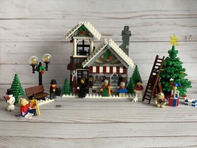 LEGO 10199 Seasonal Winter Village Toy Shop w/ Minifigs & Manual - Retired