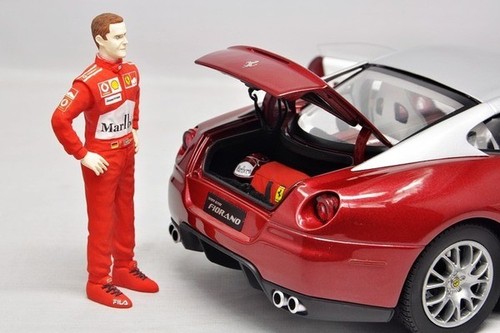 HELMET 1:18 F1 CHAMPION FERRARI MICHAEL SCHUMACHER FIGURE LUGGAGE RARE VHTF