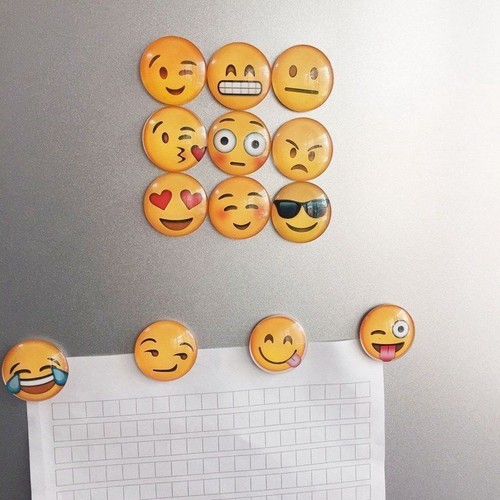 US 5 Pcs Funny Emoji Cabochon Sticker Fridge Magnet Home Decoration Glass Random