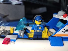 LEGO 60045 CITY Police Patrol Boat 90% w/ mini figure and instructions