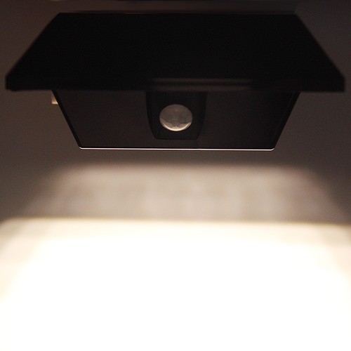Aussenbeleuchtung Solar-12LEDs-Dachrinnenleuchte mit PIR-Sensor Bewegungsmelder