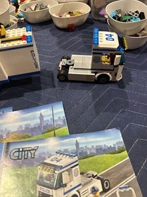 Lego City (60044) Mobile Police Police Truck - Complete With Instructions