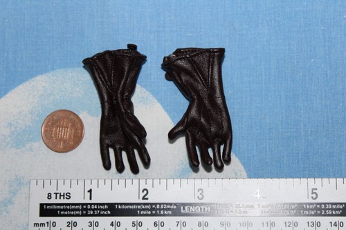 ALERT LINE 1:6TH SCALE WW2 BRITISH ROYAL AIR FORCE FIGHTER FLYING GLOVES