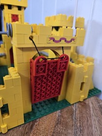 Lego Yellow Castle 375/6075 1981 100% complete no figures