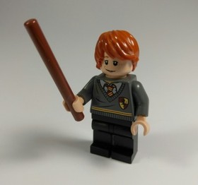 LEGO® HARRY POTTER "Ron Weasley" Gryffindor Stripe and Shield MINIFIGURE ~ RARE!