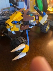 LEGO LEGENDS OF CHIMA: Lennox' Lion Attack (70002) - no figs - manuals included