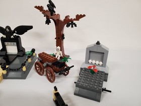 LEGO Harry Potter 4766 Graveyard Duel - 100% Complete + Instructions & Stickers