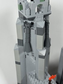 LEGO the Lord of the Rings: The Battle of Helm's Deep (9474) - Read Description