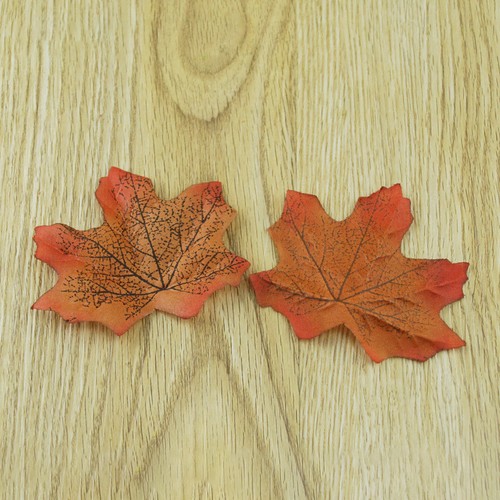 100 Pcs Artificielle Soie Feuille D/'érable Automne Décoration Maison Mariage Mur