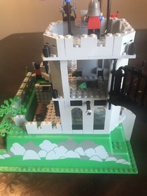 Vintage 1990 LEGO Castle Crusaders King's Mountain Fortress (6081) Complete Set