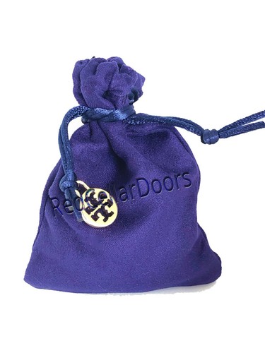 AUTH Nouveau Superbe Tory Burch Or Délicat Logo Collier 18-19/" avec Housse