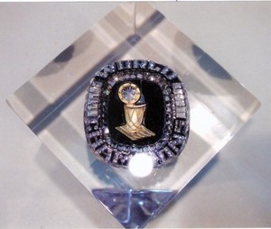 Miami Heat Watch on 2006 Miami Heat Nba Championship Lucite Ring Cube   Ebay